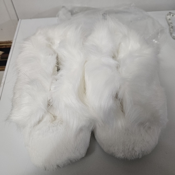 jcpenney Shoes - NWT! Polar Bear White Slippers!
